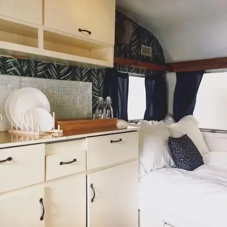 Apartment Towed Town Camping And Event Space *